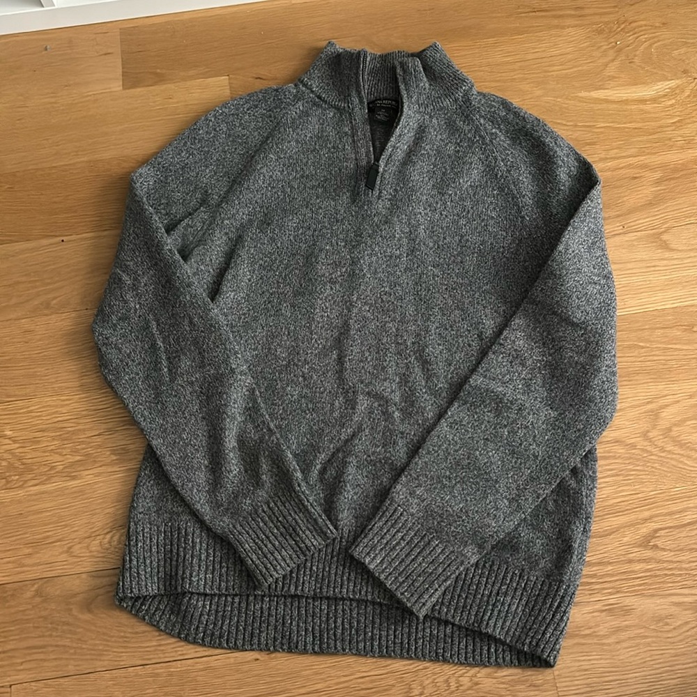 Banana Republic Men’s Half Zip Up